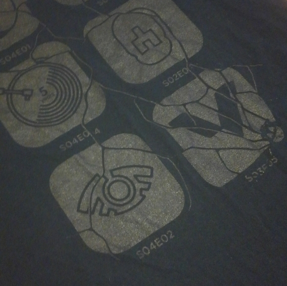 📺 Black Mirror 🔥 Netflix Shirt Lootcrate 📺 TV Show Miley Cyrus Future Robot - Picture 6 of 10